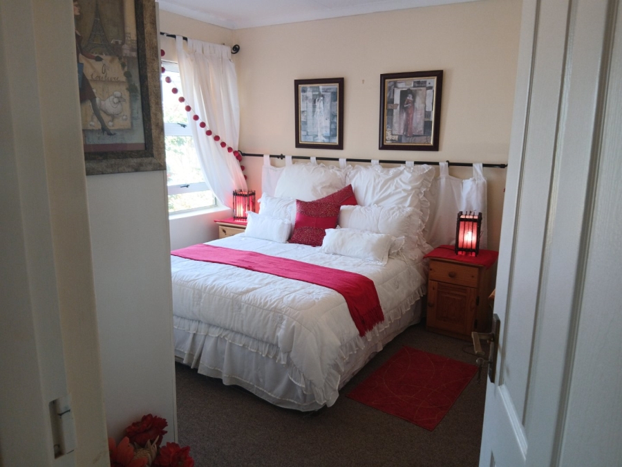 5 Bedroom Property for Sale in Wavecrest Eastern Cape